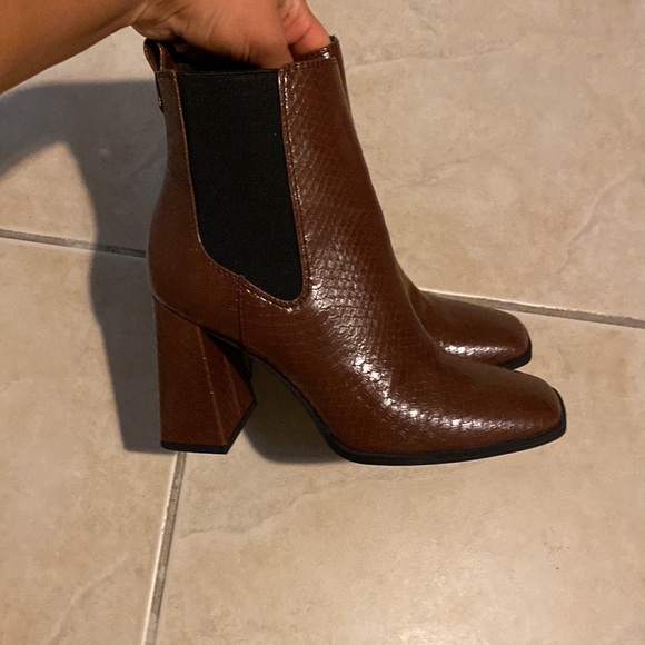 Boots - Picture 2 of 4